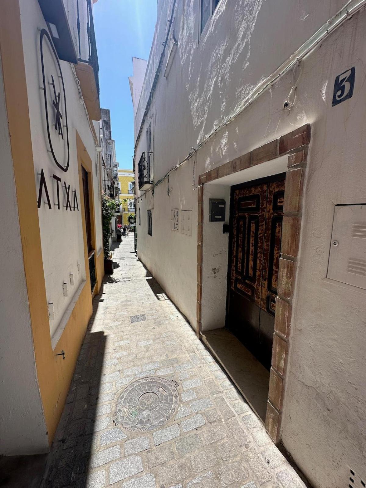 Apartment In Old Town With Roof Terrace And Fibre, Tarifa Luaran gambar